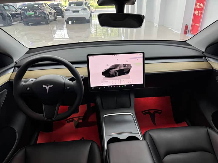 Фото 6 - Tesla Model Y