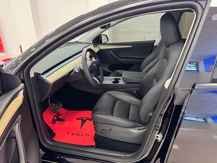 Фото 8 - Tesla Model Y