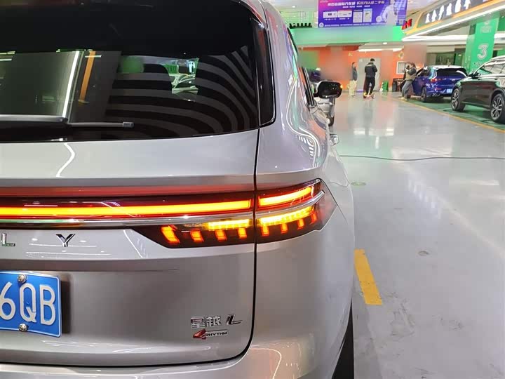 Фото 8 - Geely Monjaro