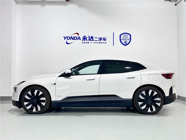 Фото 2 - Polestar 4