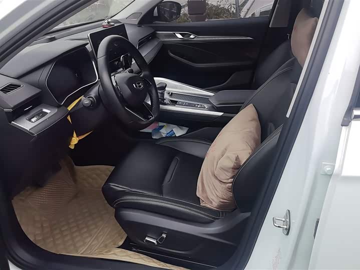 Фото 9 - Geely Preface