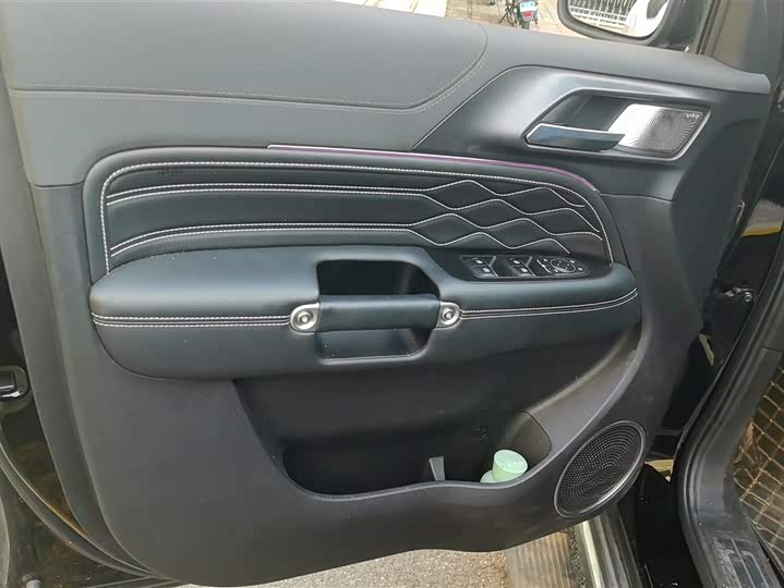 Фото 7 - Tank 300