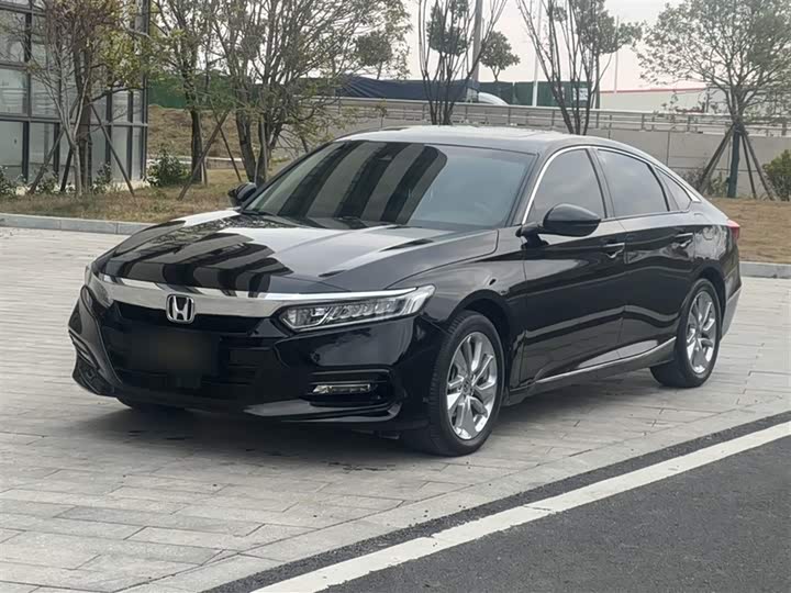 Фото 2 - Honda Accord