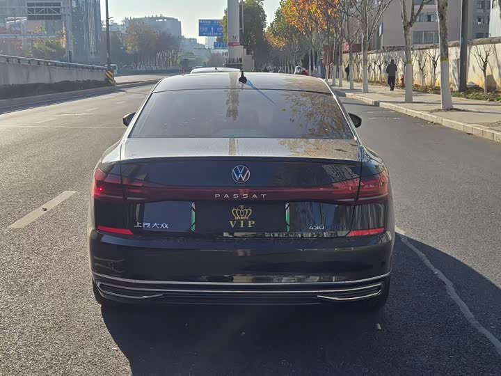 Фото 8 - Volkswagen Passat Hybrid