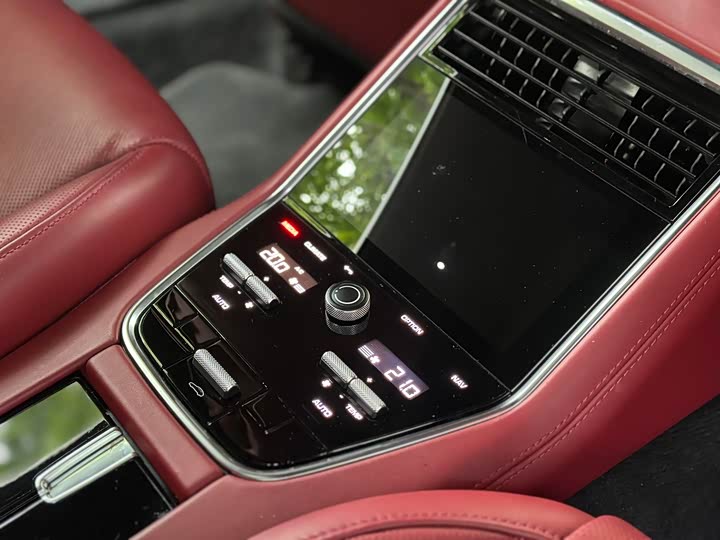 Фото 4 - Porsche Panamera