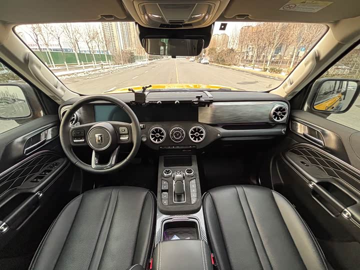 Фото 7 - Tank 300