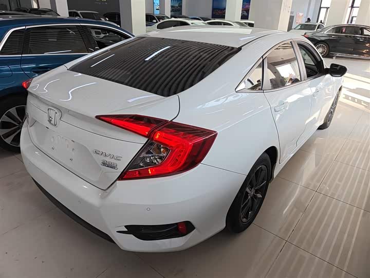 Фото 7 - Honda Civic