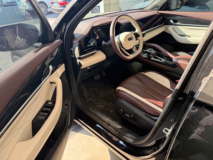 Фото 3 - Geely Monjaro