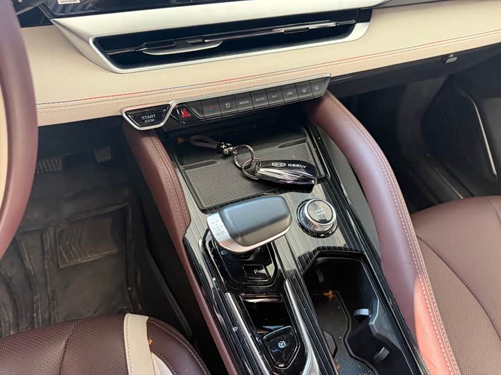 Фото 5 - Geely Monjaro