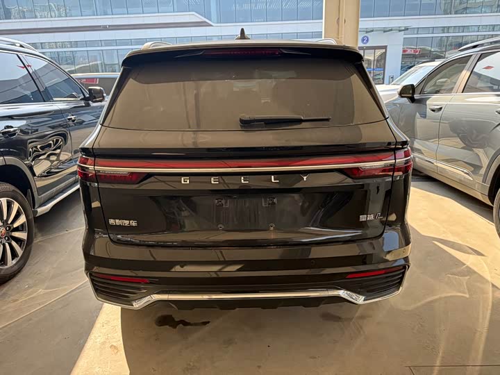 Фото 8 - Geely Monjaro