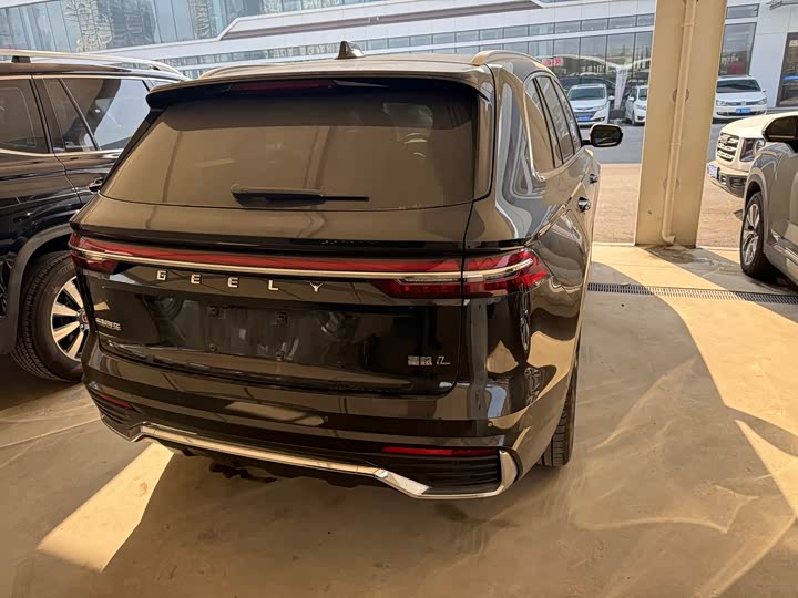 Фото 9 - Geely Monjaro