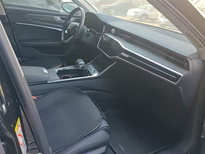 Фото 8 - Audi A6L
