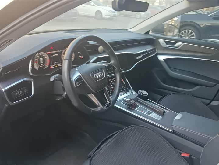 Фото 9 - Audi A6L