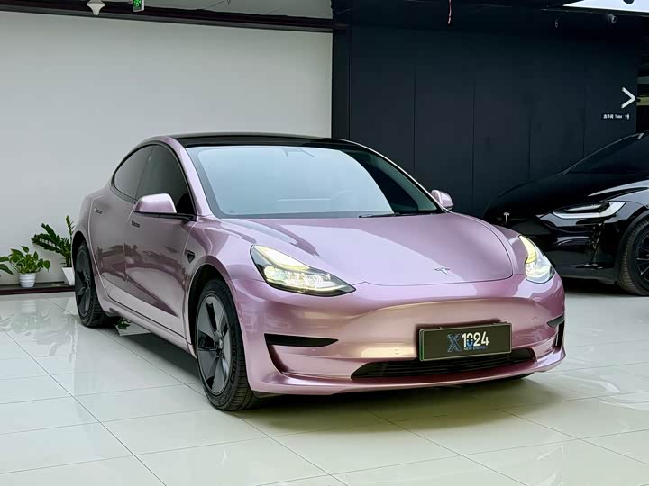 Фото 3 - Tesla Model 3