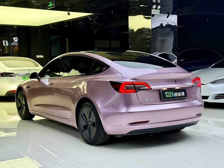 Фото 6 - Tesla Model 3