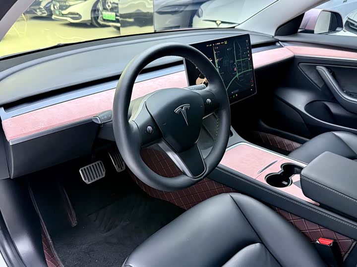 Фото 8 - Tesla Model 3