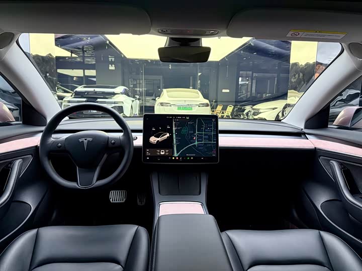 Фото 9 - Tesla Model 3