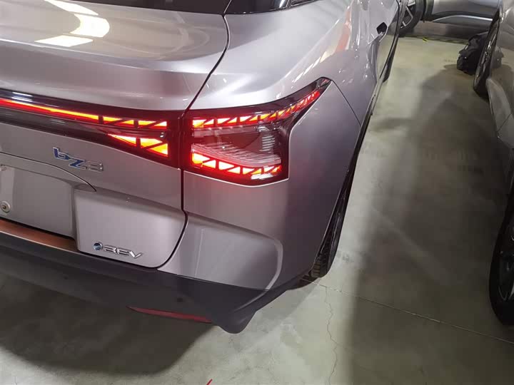 Фото 8 - Toyota bZ3