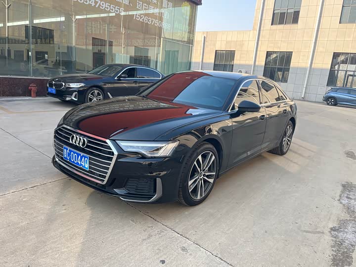 Фото 1 - Audi A6L