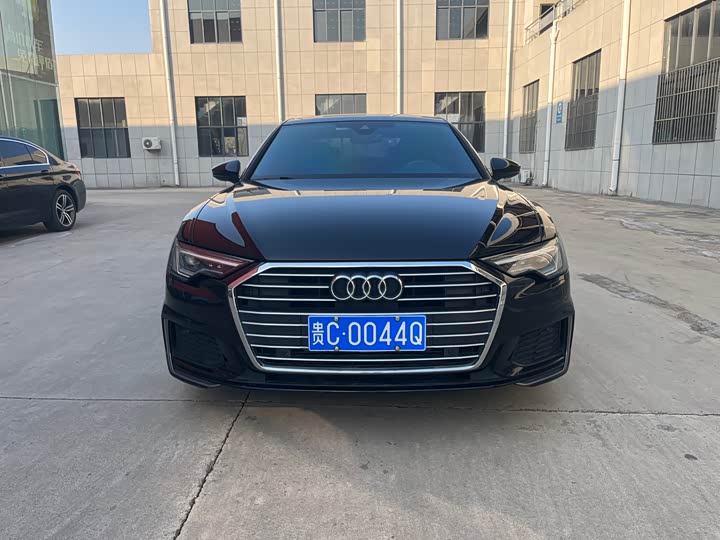 Фото 2 - Audi A6L