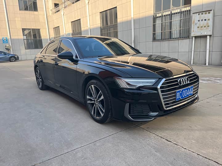 Фото 3 - Audi A6L