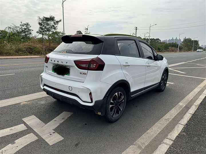 Фото 4 - Geely Geometry EX3