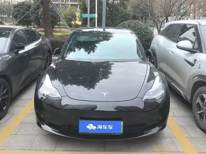 Фото 2 - Tesla Model 3