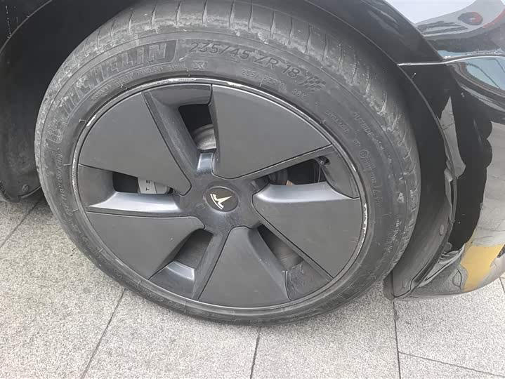 Фото 6 - Tesla Model 3