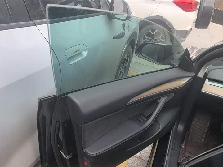 Фото 7 - Tesla Model 3