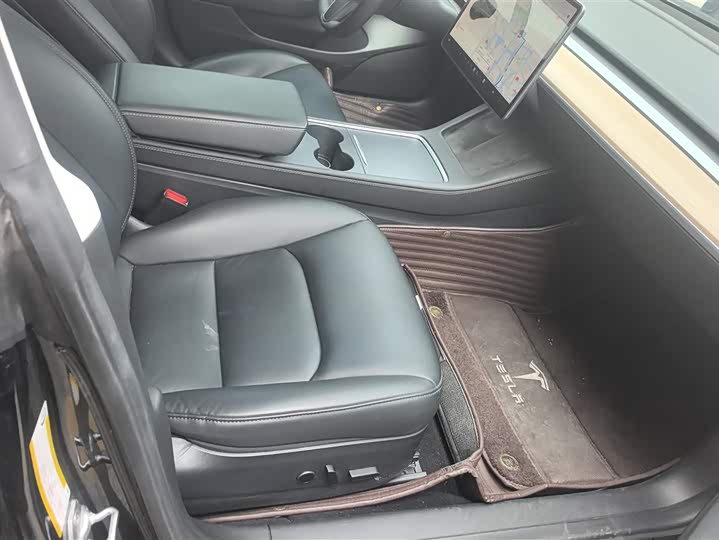 Фото 8 - Tesla Model 3