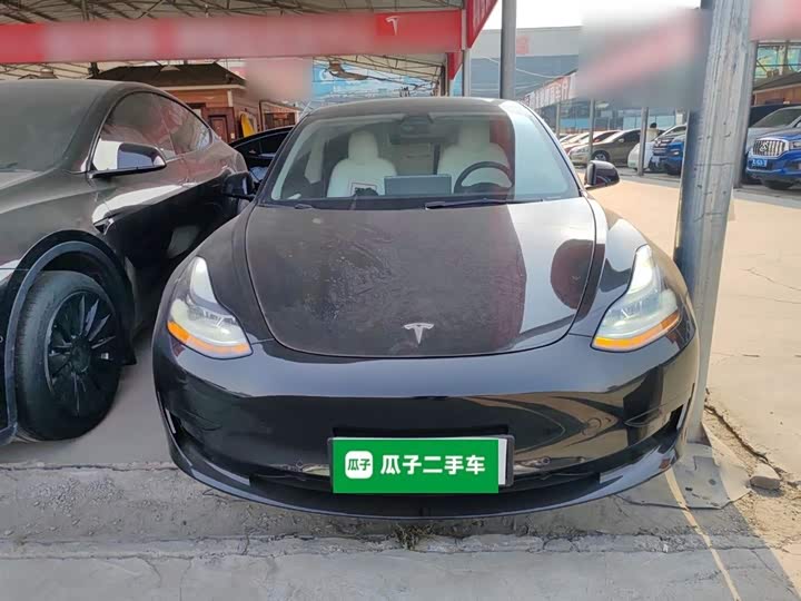 Фото 3 - Tesla Model 3