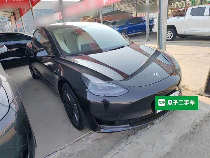 Фото 4 - Tesla Model 3