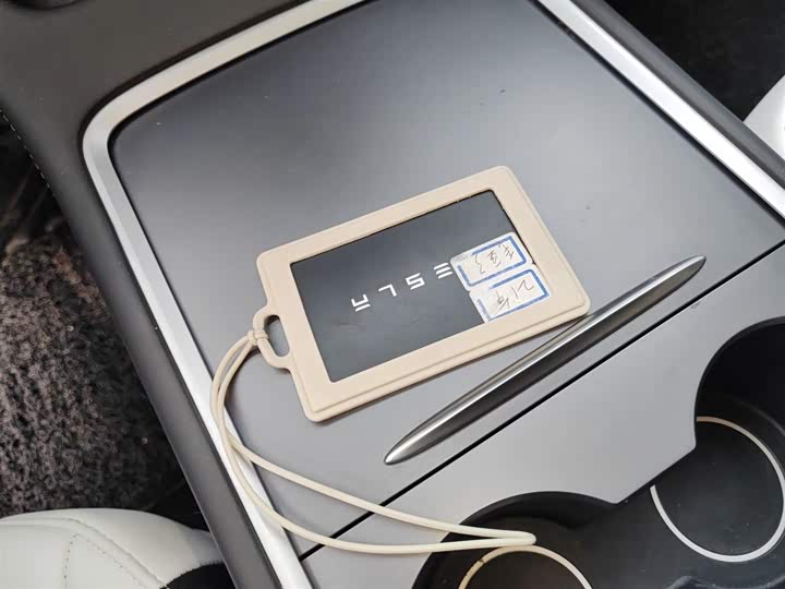 Фото 9 - Tesla Model 3