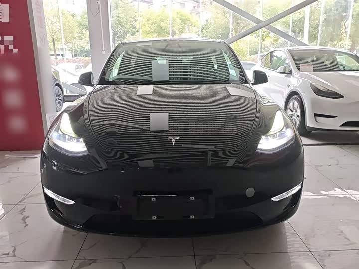 Фото 3 - Tesla Model Y