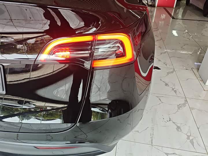 Фото 8 - Tesla Model Y