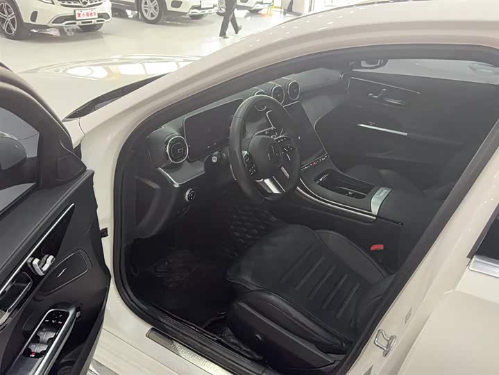 Фото 9 - Mercedes-Benz C-Class