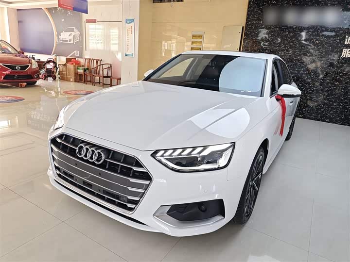 Фото 1 - Audi A4L