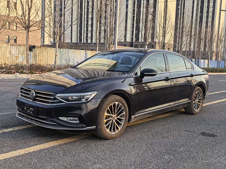 Фото 1 - Volkswagen Magotan