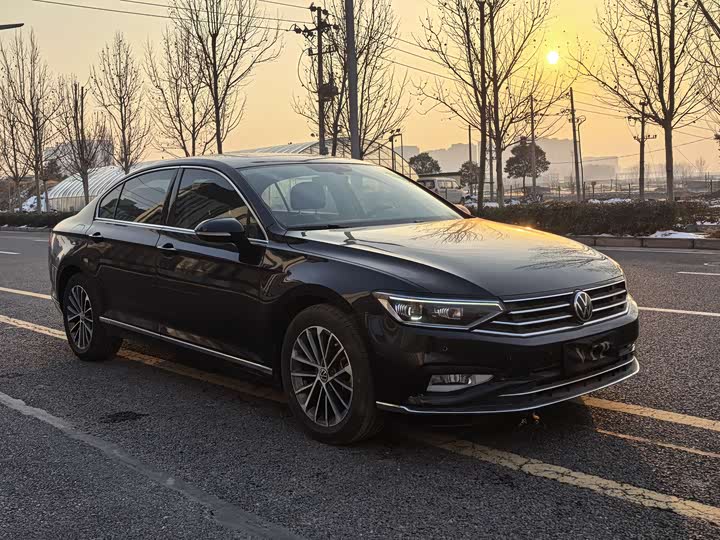 Фото 2 - Volkswagen Magotan