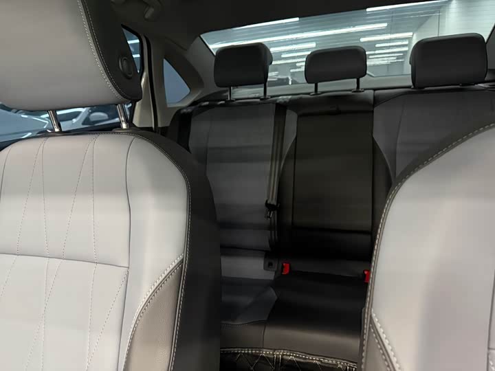 Фото 8 - Volkswagen Lavida