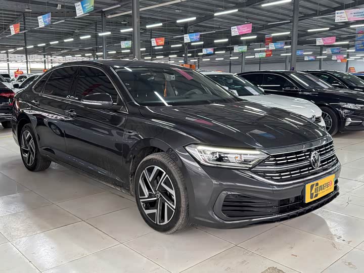 Фото 3 - Volkswagen Sagitar L