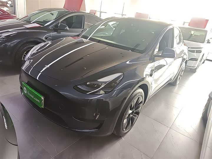 Фото 1 - Tesla Model Y