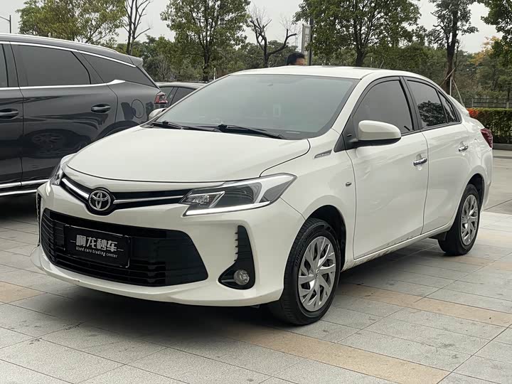 Фото 1 - Toyota Vios