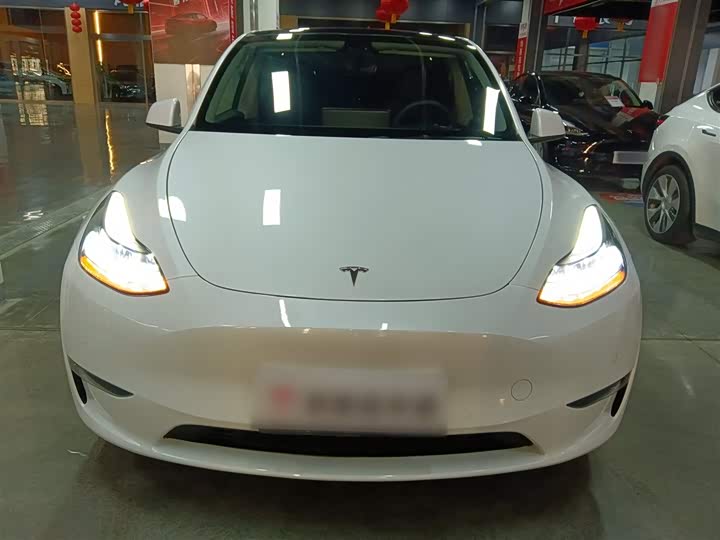 Фото 3 - Tesla Model Y