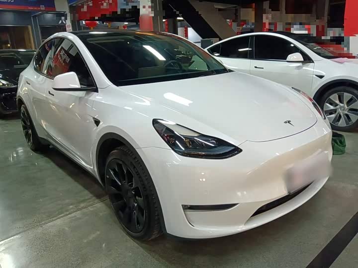 Фото 4 - Tesla Model Y