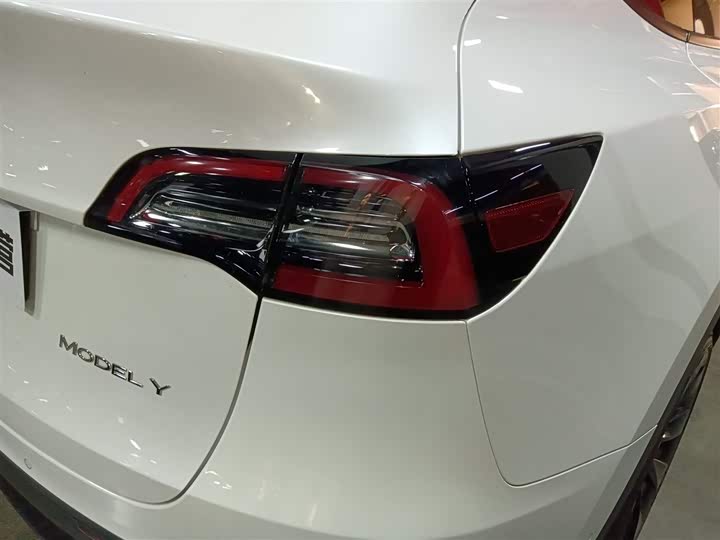 Фото 8 - Tesla Model Y