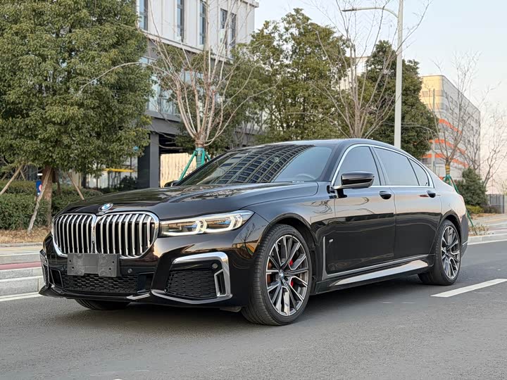 Фото 1 - BMW 7 Series