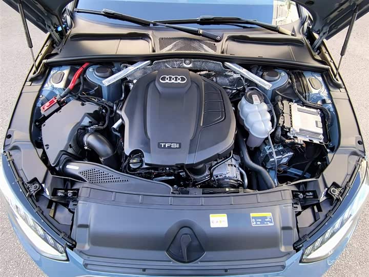 Фото 8 - Audi A4L