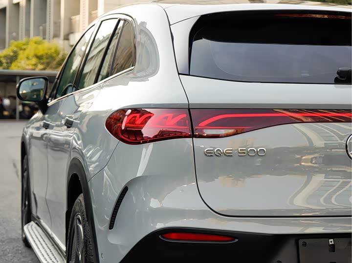 Фото 6 - Mercedes-Benz EQE SUV