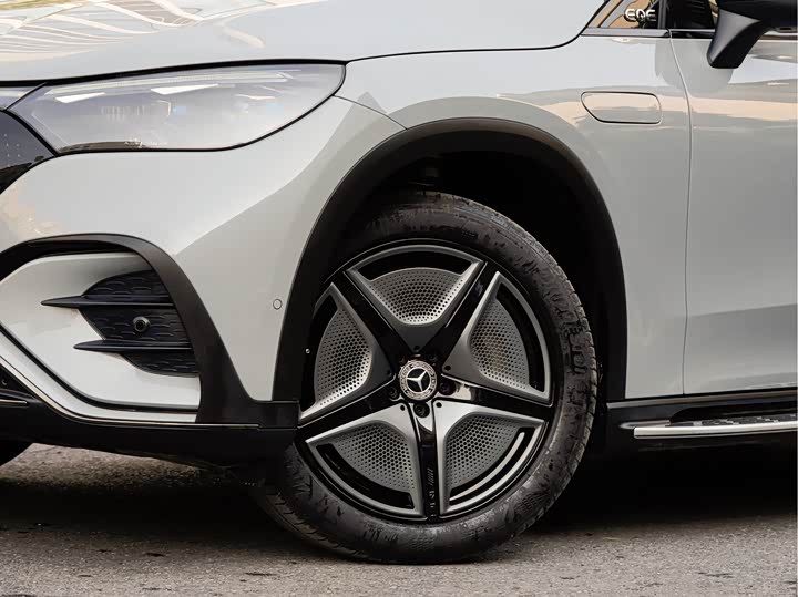 Фото 7 - Mercedes-Benz EQE SUV